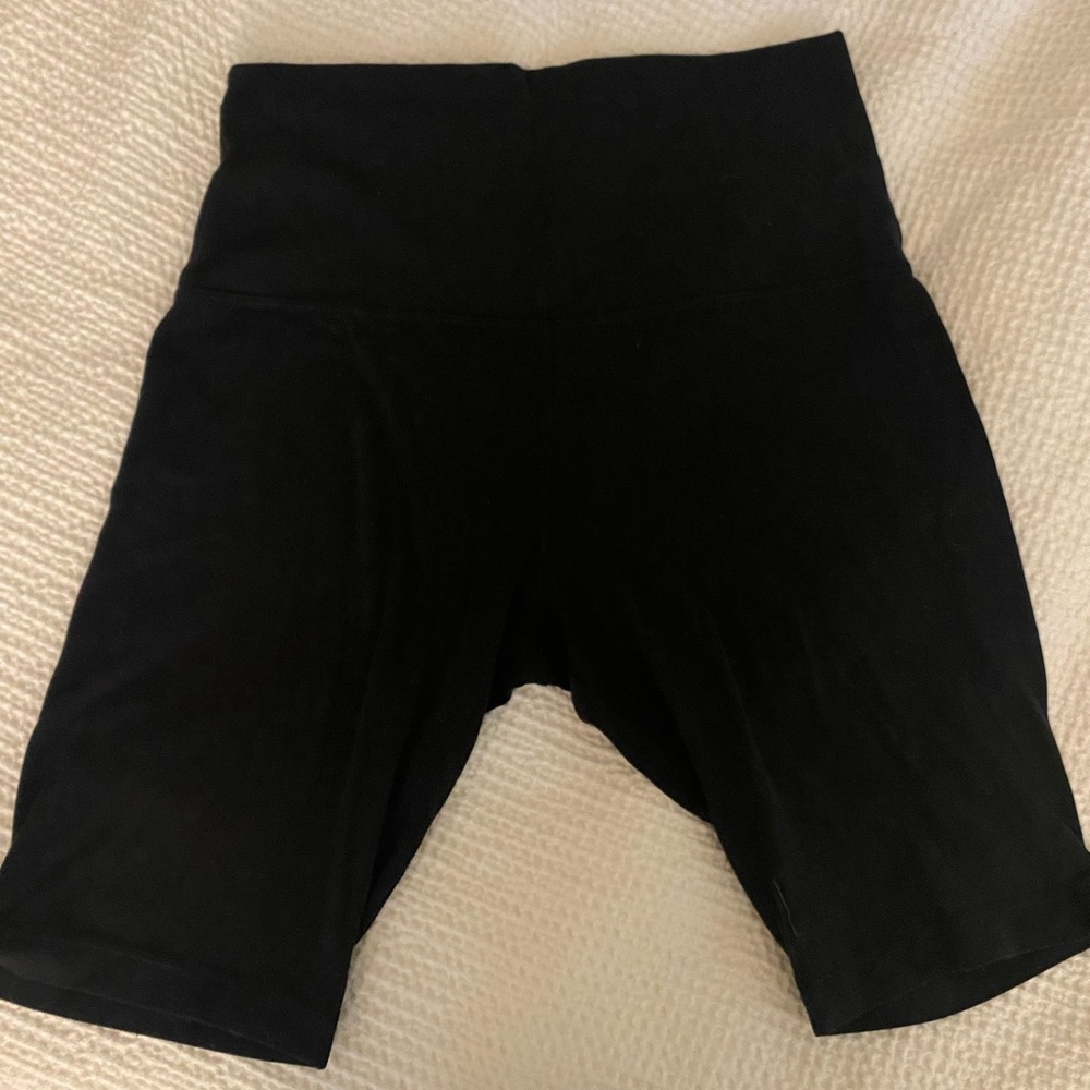 Lululemon High Rise 10” Biker Short. Size 10.